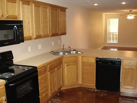 7 Rolling Brook Dr — Photo 3
