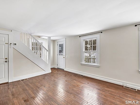 3rd image of 274 Lyons Plain Road