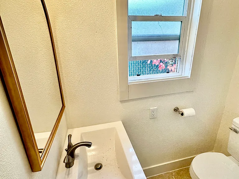 426 Vineyard Ave — Photo 15