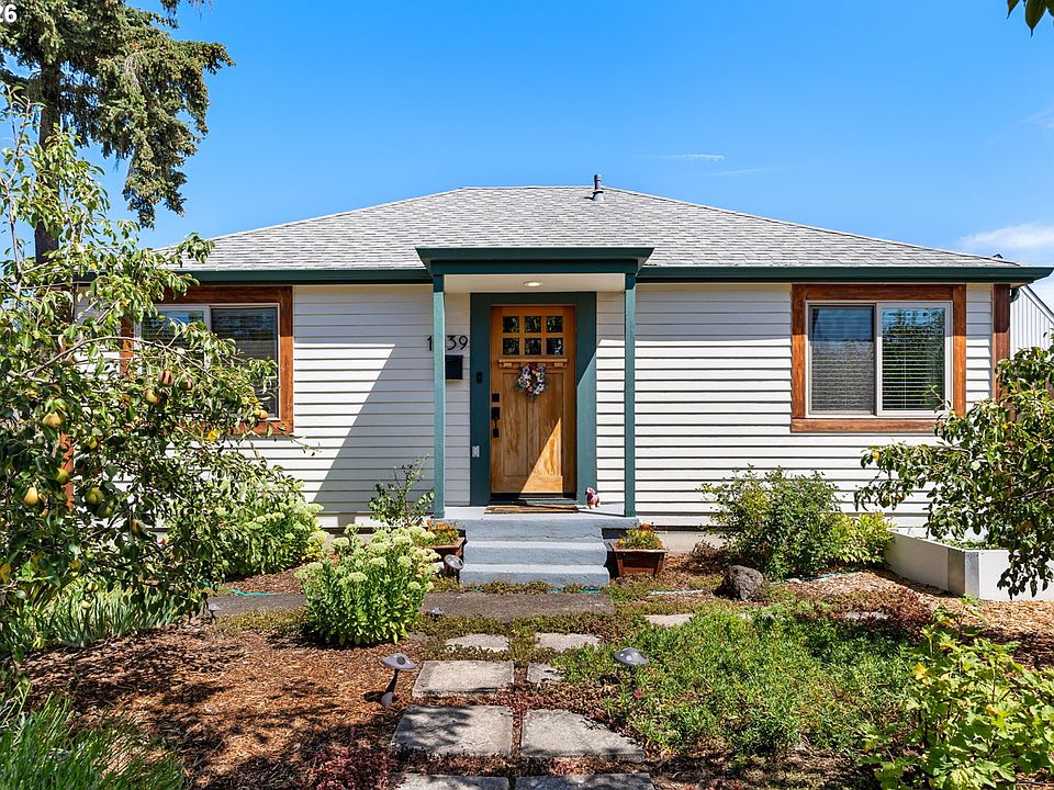 1st image of 1039 4th St