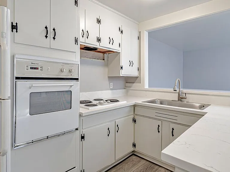 543 545 547 I Street — Photo 5