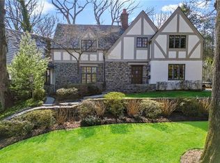 14 West Dr, Larchmont, NY 10538