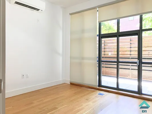 Rented by EXR | media 5