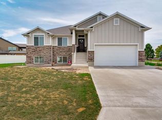 4887 Jacquelyn Park Ln, Ogden, UT 84401