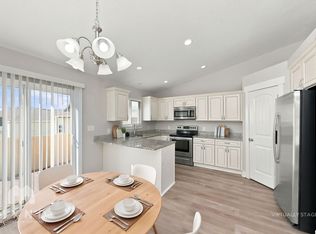 2450 E Jim Bridger Dr, Eagle Mountain, UT 84005