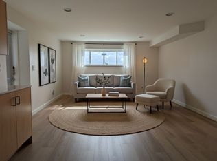 374 Highland Dr #B, Seattle, WA 98109