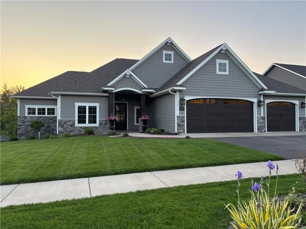 4739 South Oakwood Hills Parkway, Eau Claire, WI 54701