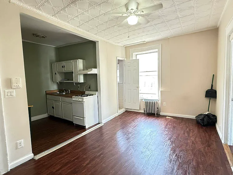 281 23rd St #6 — Photo 4