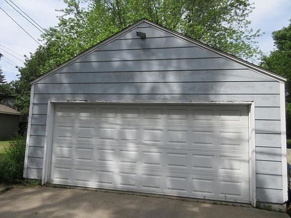 2nd image of 708 18th Ave S