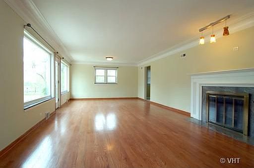 2nd image of 5787 N Forest Glen Ave
