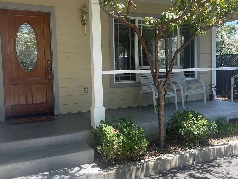 1st image of 423 Arbor Ave