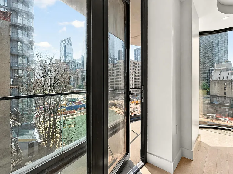 400 W 38th St #5GN — Photo 10