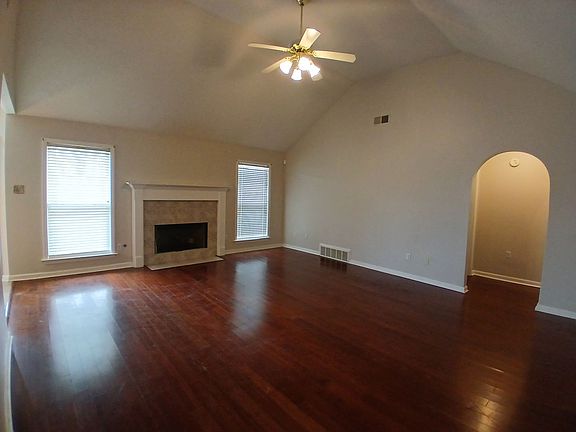 4th image of 1304 Rain Hollow Cir W