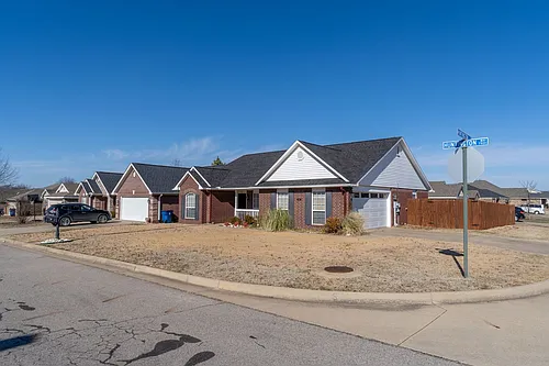7827 Huntington Way Photo 1