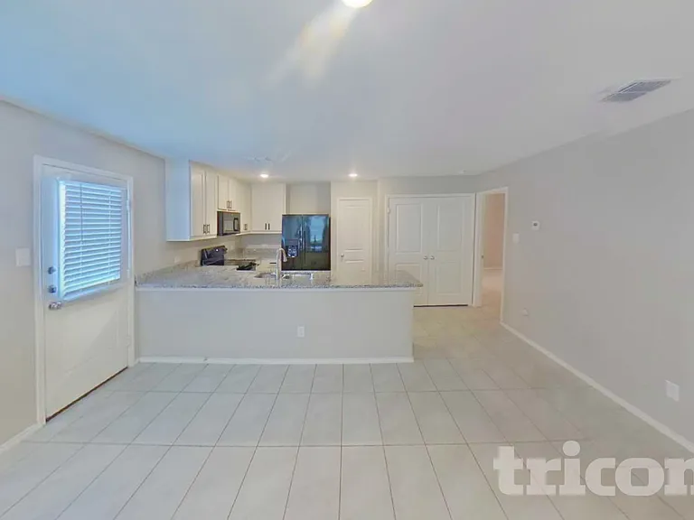 6445 Middlebury Dr — Photo 5