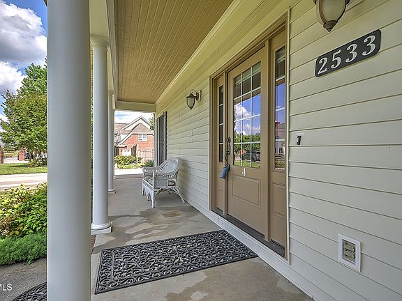 5th image of 2533 Rivermont Cir