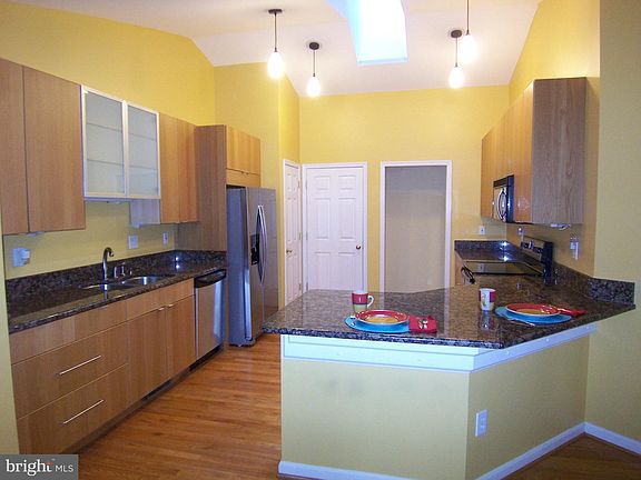 4th image of 625 Mount Pleasant Dr