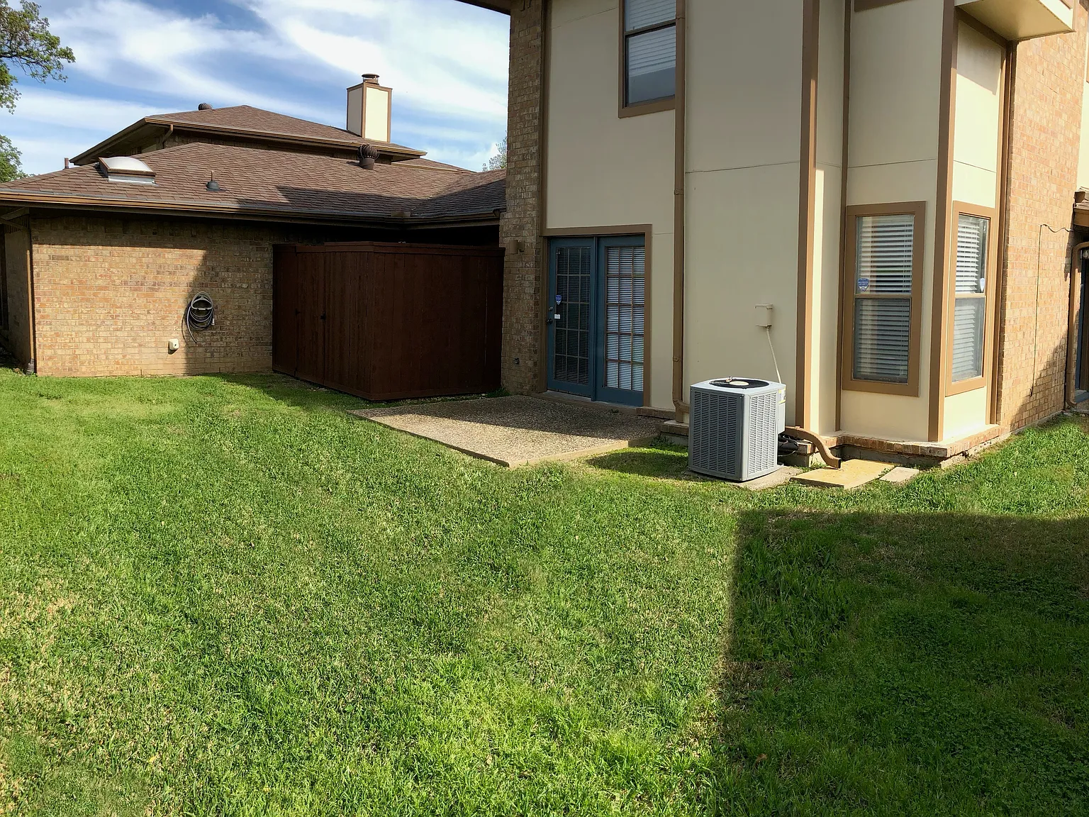 2 bed, 2.5 bath, 1475 sqft, $2,000 — Photo 2
