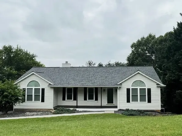 39 Valleyview Cir, Roanoke, VA 24019