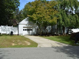 25 Elder Ave, Farmingville, NY 11738