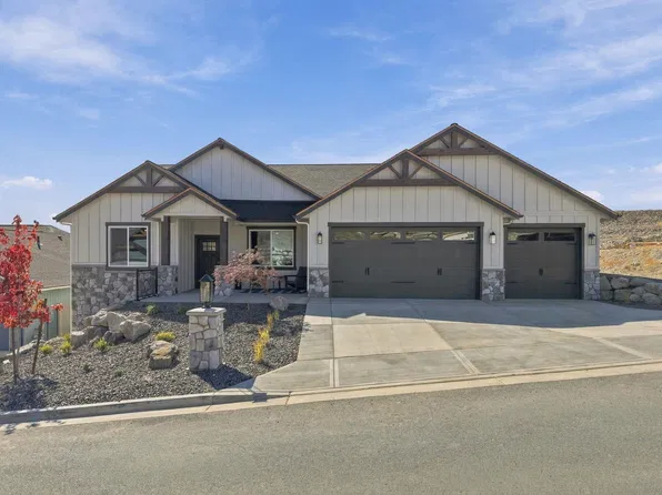 74 E Center Ln, Spokane, WA 99208
