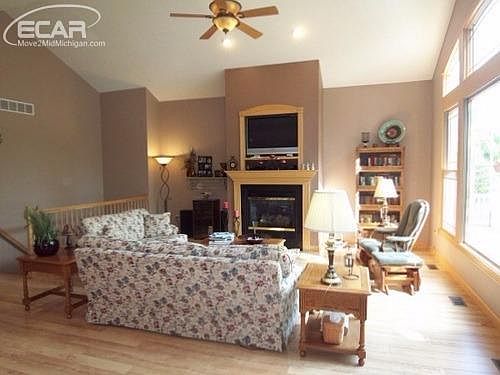 5th image of 1360 Jackson Dr