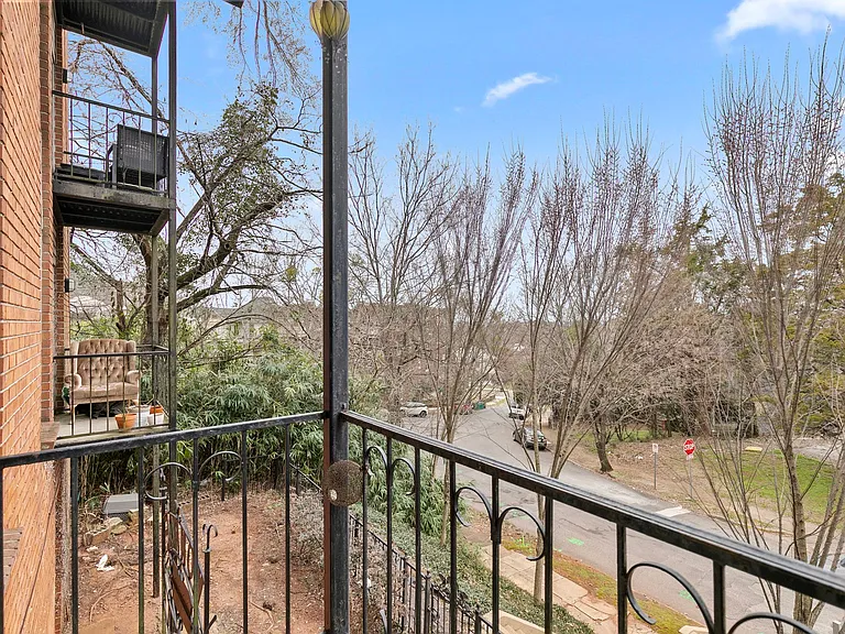 Monroe Crest Apartments — Photo 7