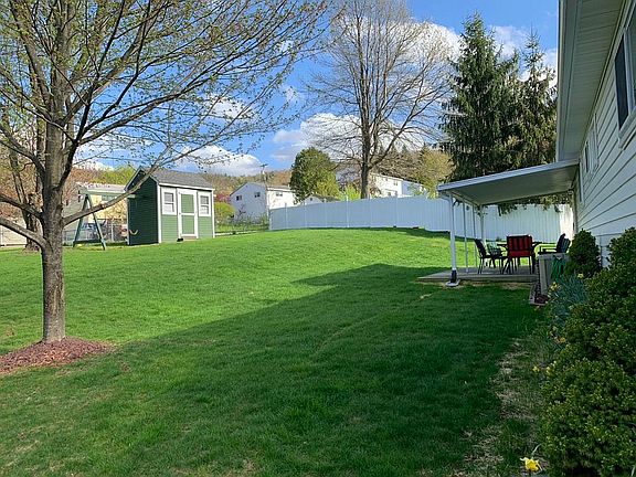 3rd image of 1405 Livingston Pl