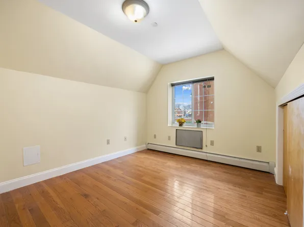 183-26 Booth Memorial Avenue image 14 of 31