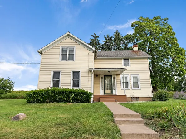 174 Center St, Burlington, IL 60109