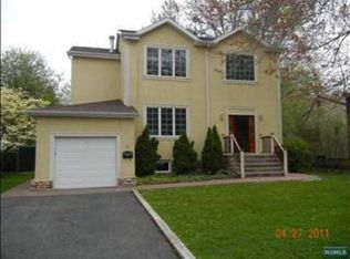 12 Cambridge Rd, Tenafly, NJ 07670