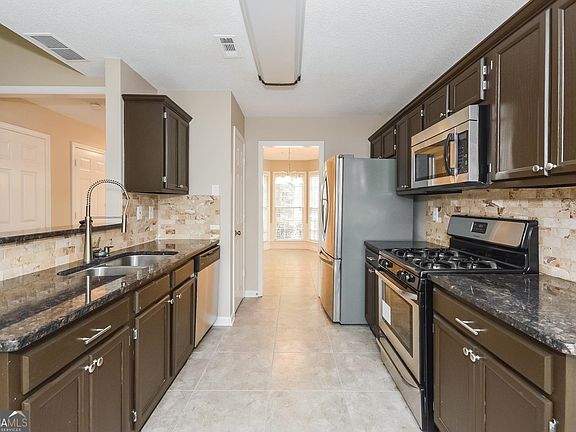 5th image of 2970 Binghampton Ln