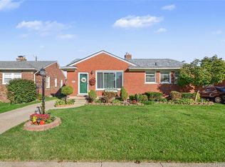 21750 Schroeder Ave, Eastpointe, MI 48021