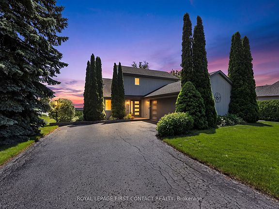 3rd image of 167 Lakeshore Rd W