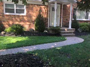 248 Hopkins Rd, Williamsville, NY 14221