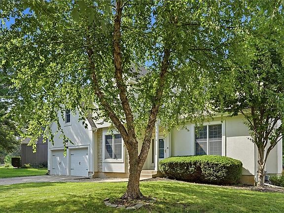 4th image of 5216 W 158th Pl