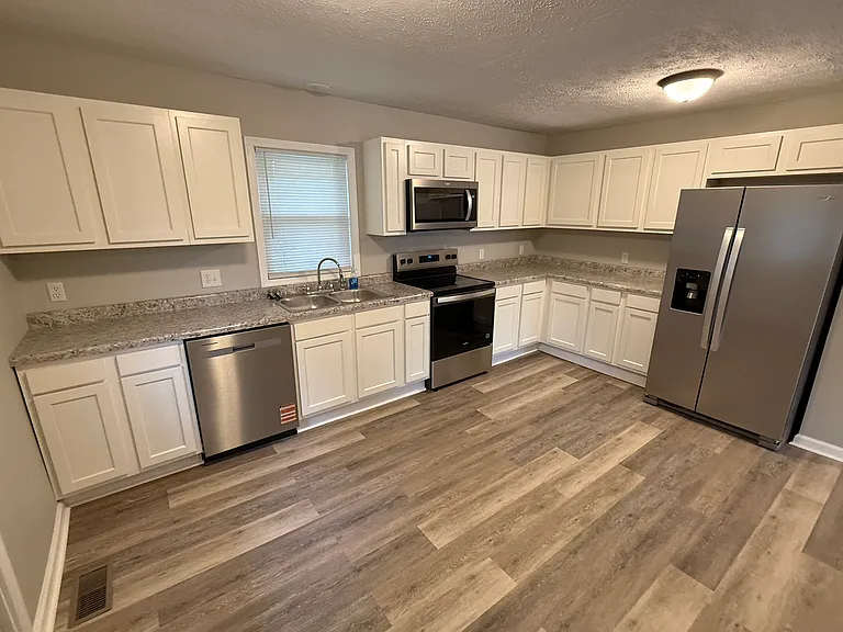 207 Earlene Ct — Photo 10