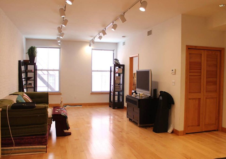 1st image of 458 Greenwich St APT 4