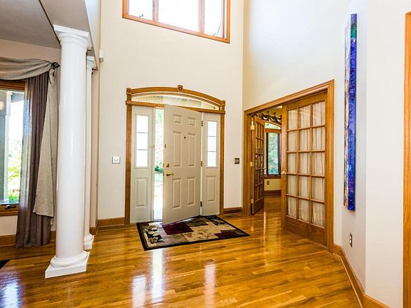 3rd image of 2599 Bell Cir