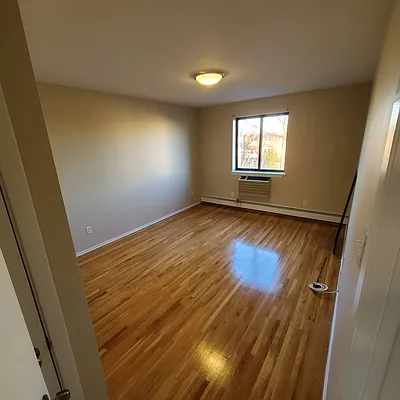 Rented by Highline Residential | media 22