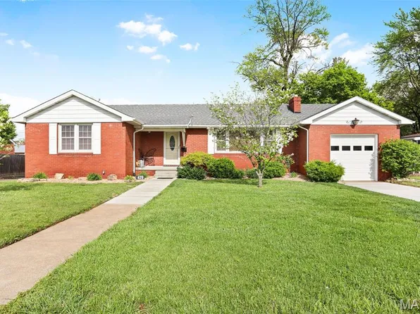 429 5th St, Wood River, IL 62095