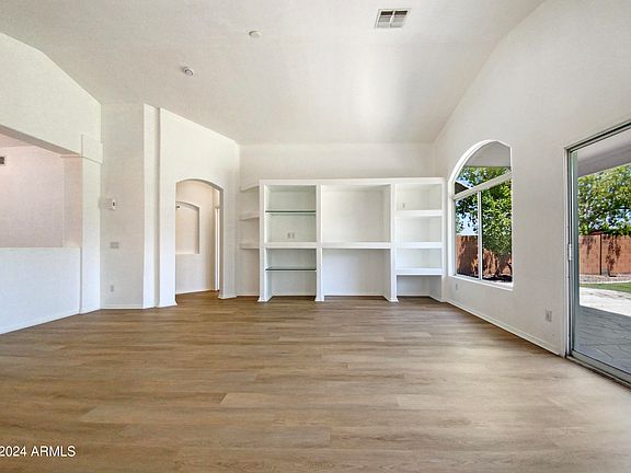 3rd image of 4211 E CEDARWOOD Lane