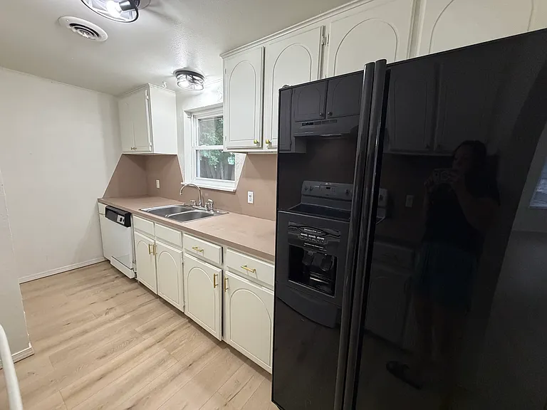 1006 Oak Park Dr #1 — Photo 9