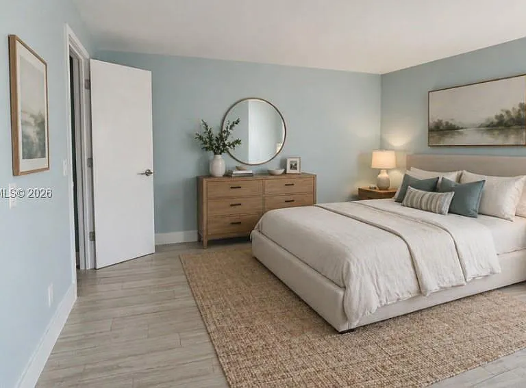 2899 Collins Ave #724 — Photo 9