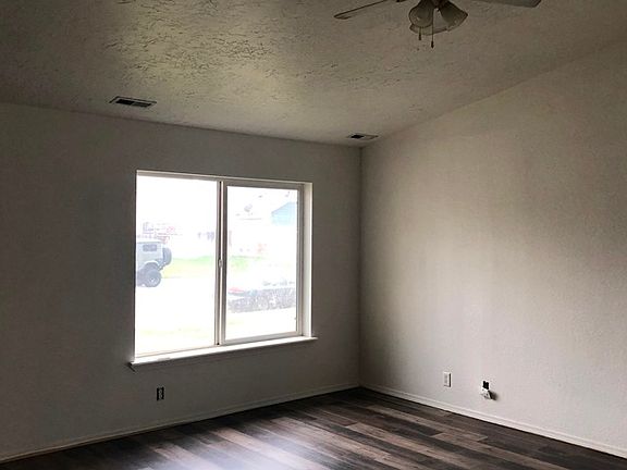 3rd image of 1114 SE Freedom Cir