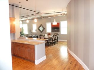 825 Massachusetts St APT 204, Lawrence, KS 66044
