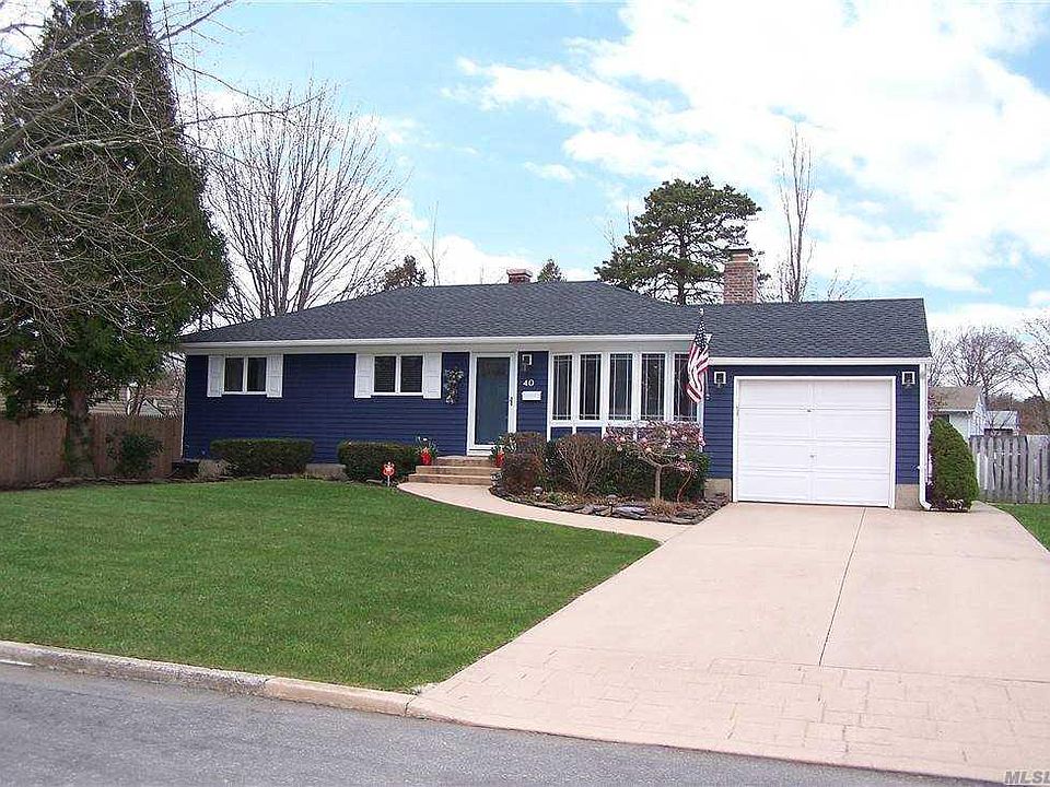 1st image of 40 Topaz Dr