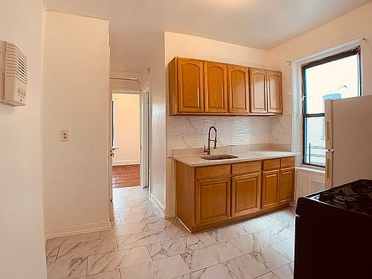 4th image of 33-09 31st Ave #Z9