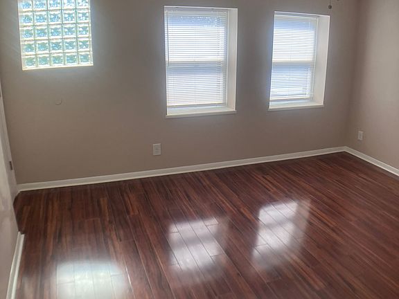 3rd image of 2001-2003 Martha Pl Floor 2003-2