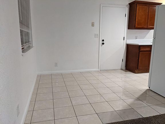 3rd image of 7508 Schreiner St